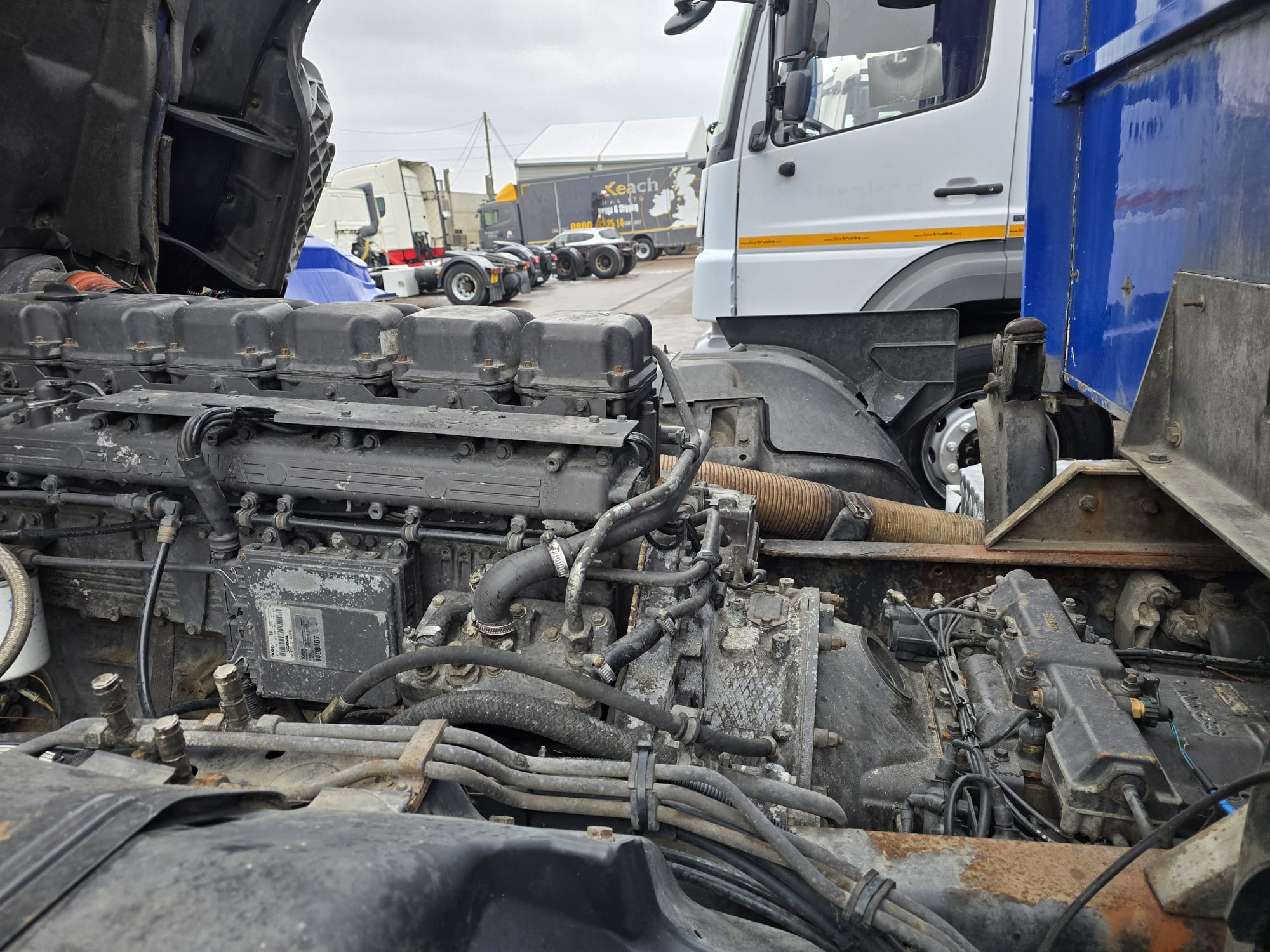 Scania 114 340 6×2 Rear Lift Sleeper Cab Curtainsider