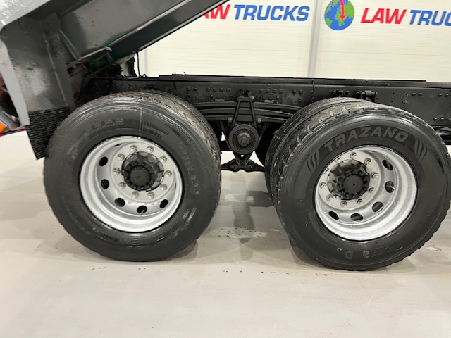 Volvo FM 400 8×4 Day Cab Tipper