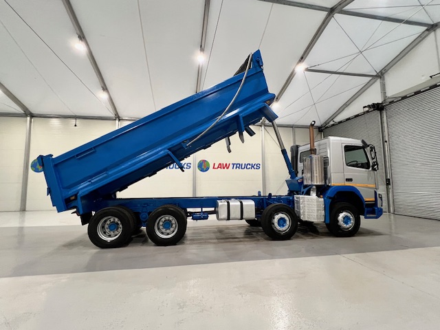 Volvo FMX 410 8×4 Day Cab Steel Tipper