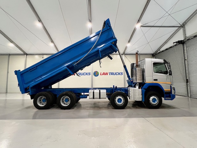 Volvo FMX 410 8×4 Day Cab Steel Tipper