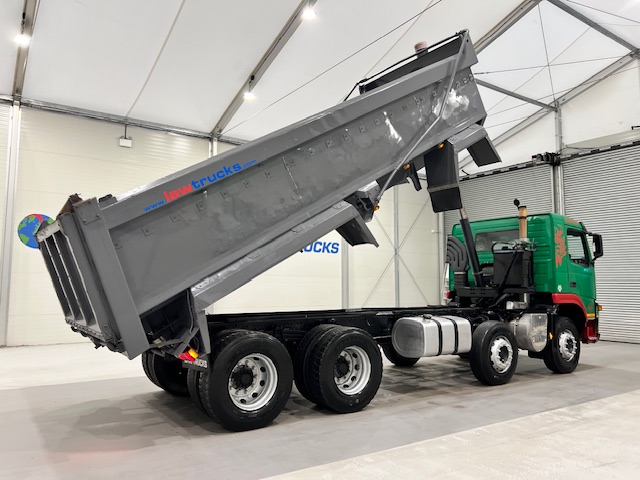 Volvo FM 400 8×4 Day Cab Tipper