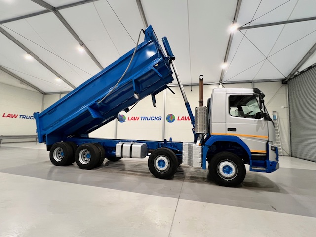 Volvo FMX 410 8×4 Day Cab Steel Tipper