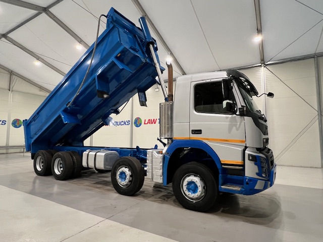 Volvo FMX 410 8×4 Day Cab Steel Tipper