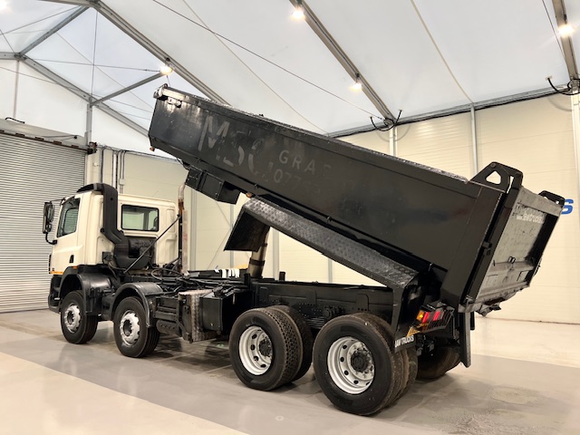 DAF CF85 360 8×4 Day Cab Steel Tipper