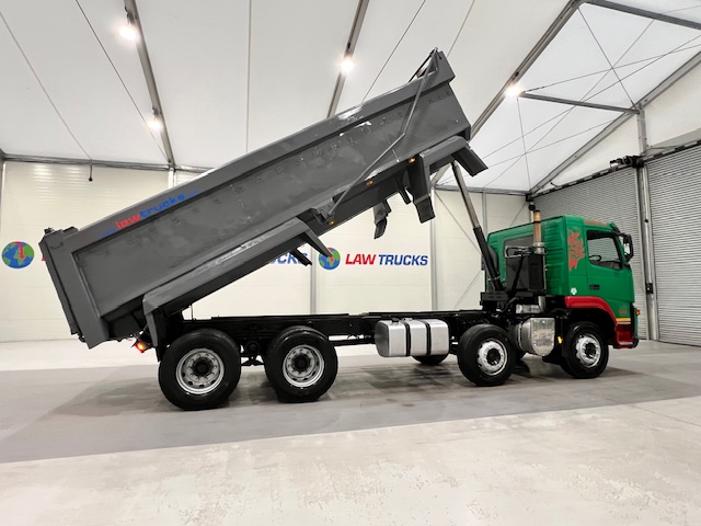 Volvo FM 400 8×4 Day Cab Tipper