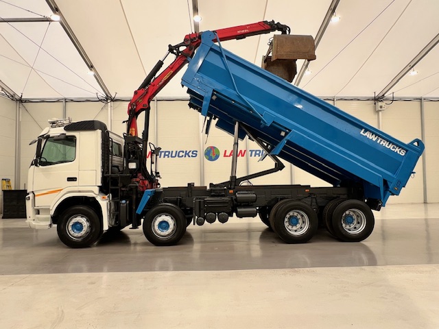 Volvo FM 460 8×4 Steel Tipper Grab