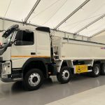 Volvo FM 410 8×4 Sleeper Cab Tar Spec Tipper - thumbnail