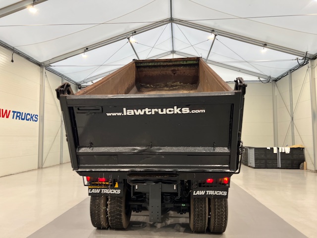 DAF CF85 360 8×4 Day Cab Steel Tipper