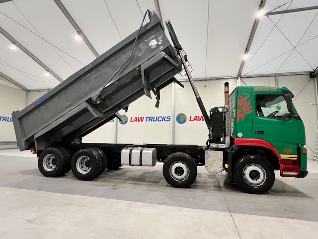 Volvo FM 400 8×4 Day Cab Tipper