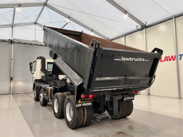 DAF CF85 360 8×4 Day Cab Steel Tipper