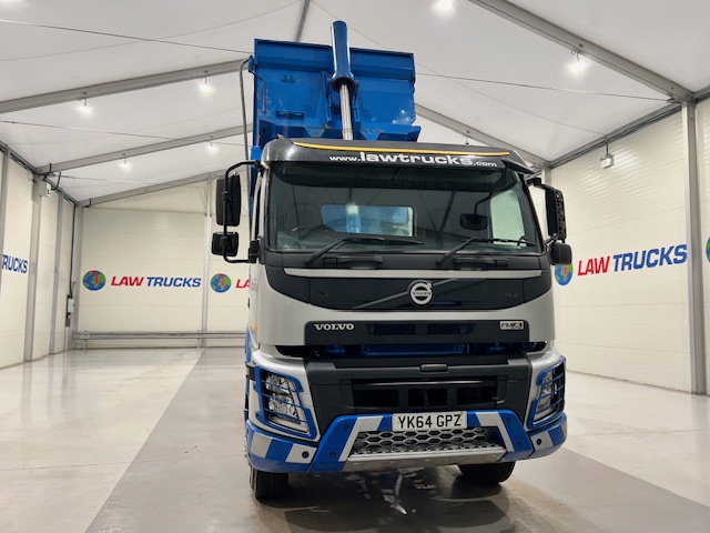 Volvo FMX 410 8×4 Day Cab Steel Tipper
