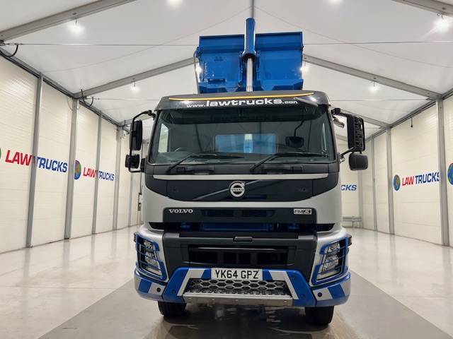 Volvo FMX 410 8×4 Day Cab Steel Tipper