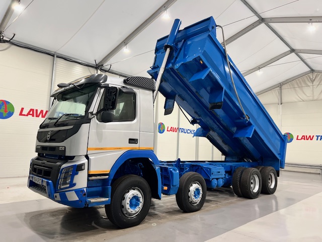 Volvo FMX 410 8×4 Day Cab Steel Tipper