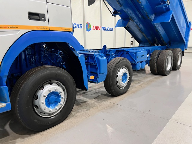 Volvo FMX 410 8×4 Day Cab Steel Tipper