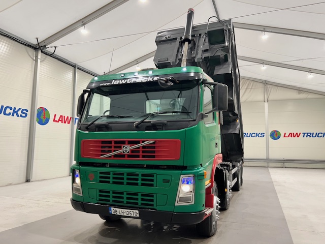 Volvo FM 400 8×4 Day Cab Tipper