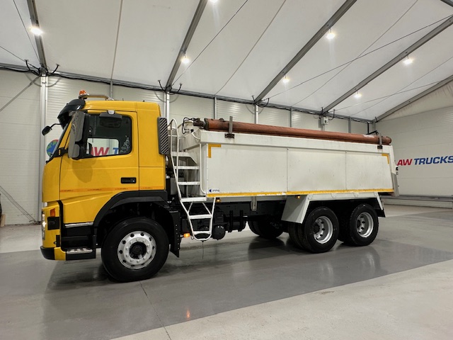 Volvo FM 300 6×4 Day Cab Tipper