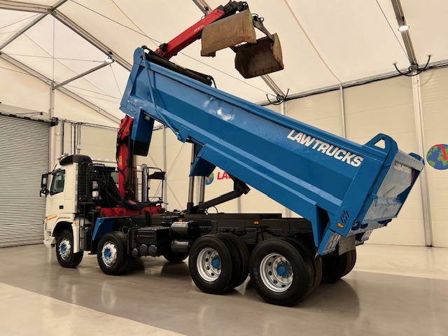 Volvo FM 460 8×4 Steel Tipper Grab
