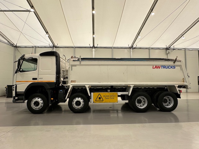 Volvo FM 410 8×4 Sleeper Cab Tar Spec Tipper