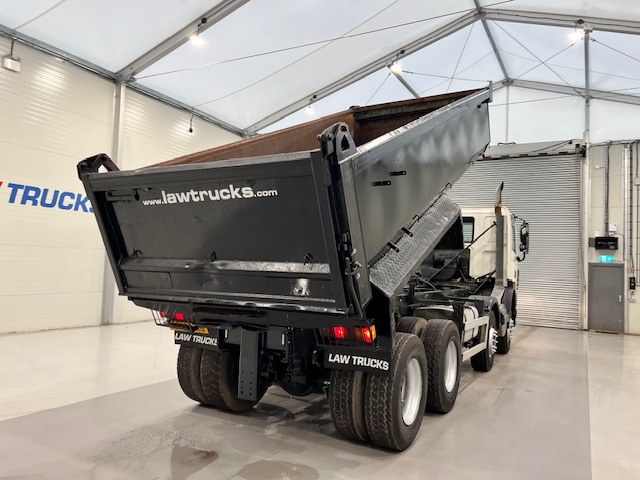 DAF CF85 360 8×4 Day Cab Steel Tipper