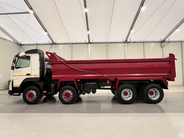 Volvo FMX 380 8×4 Day Cab Steel Tipper