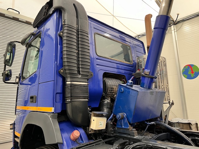 Volvo FM 410 8×4 Day Cab Steel Tipper