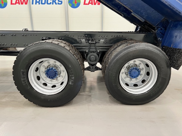 Volvo FM 410 8×4 Day Cab Steel Tipper