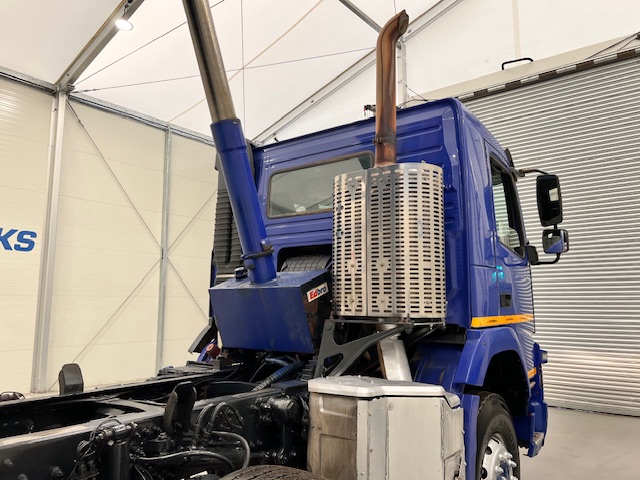Volvo FM 410 8×4 Day Cab Steel Tipper