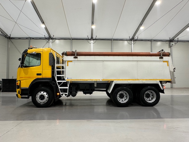 Volvo FM 300 6×4 Day Cab Tipper