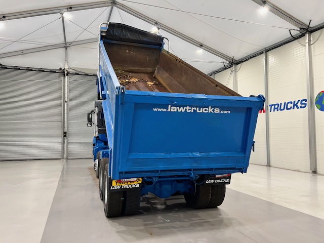 Volvo FMX 410 8×4 Day Cab Steel Tipper