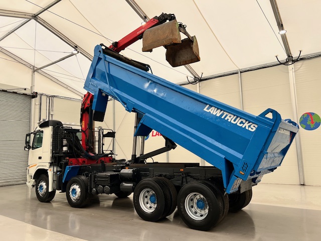 Volvo FM 460 8×4 Steel Tipper Grab