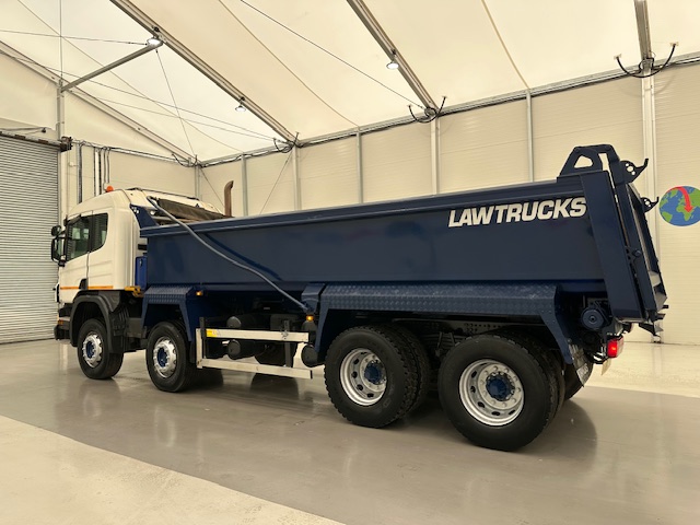 Scania P370 8×4 Sleeper Cab Tipper Manual