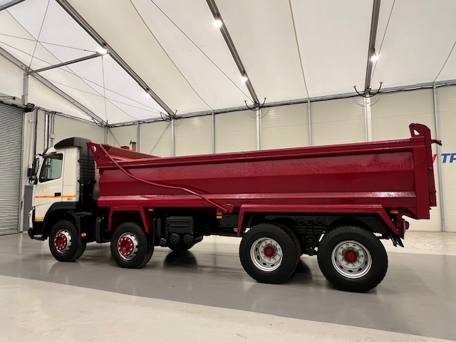 Volvo FMX 380 8×4 Day Cab Steel Tipper