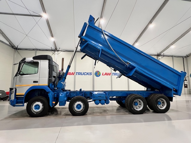 Volvo FMX 410 8×4 Day Cab Steel Tipper
