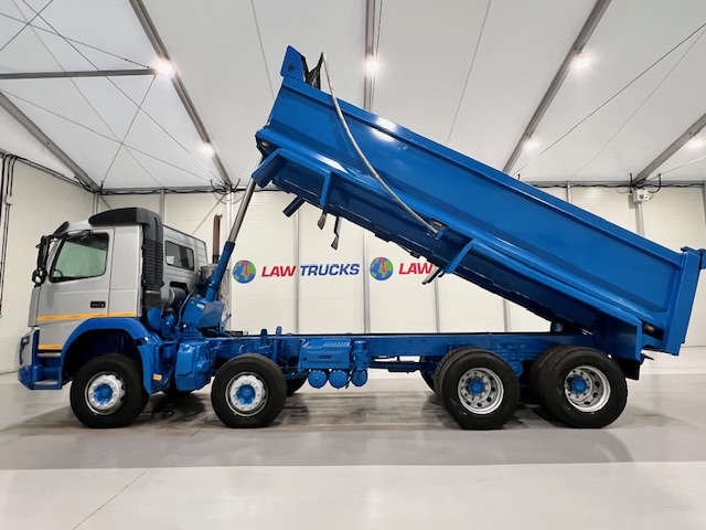 Volvo FMX 410 8×4 Day Cab Steel Tipper