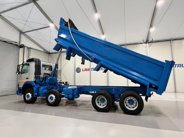 Volvo FMX 410 8×4 Day Cab Steel Tipper