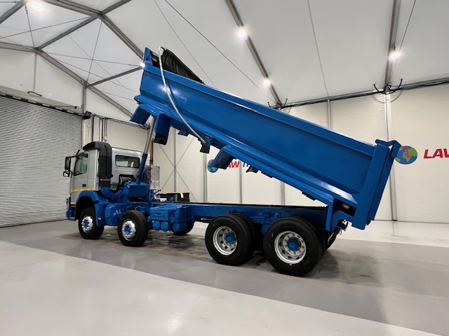Volvo FMX 410 8×4 Day Cab Steel Tipper