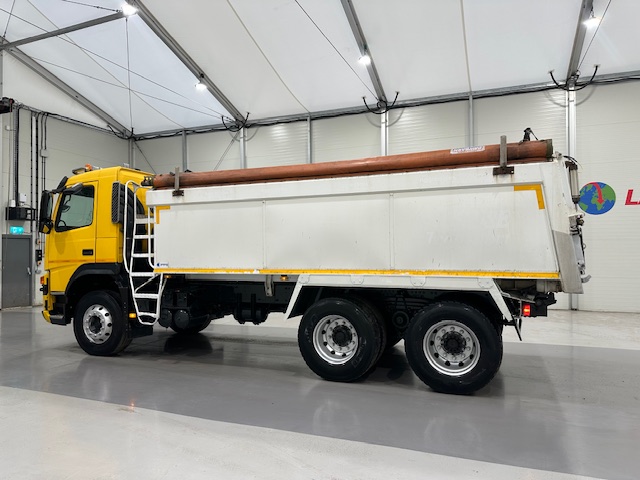 Volvo FM 300 6×4 Day Cab Tipper