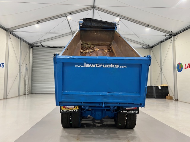 Volvo FMX 410 8×4 Day Cab Steel Tipper