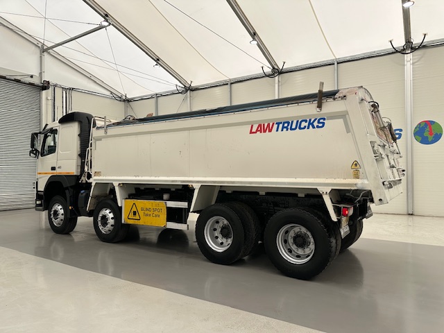Volvo FM 410 8×4 Sleeper Cab Tar Spec Tipper