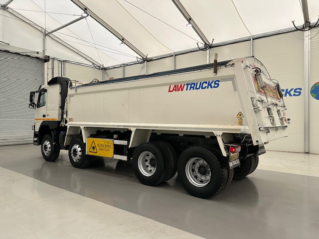 Volvo FM 410 8×4 Sleeper Cab Tar Spec Tipper
