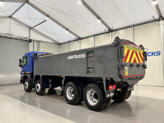 Scania P370 8×4 Sleeper Cab Tipper Manual