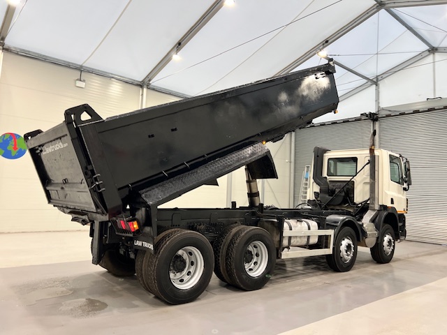 DAF CF85 360 8×4 Day Cab Steel Tipper