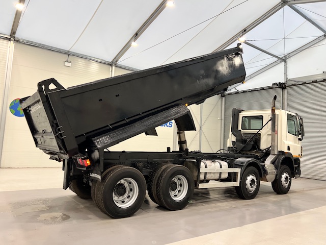 DAF CF85 360 8×4 Day Cab Steel Tipper