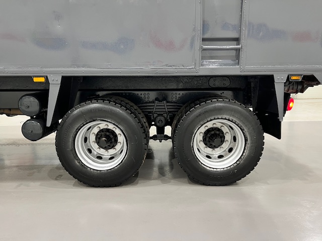 Scania P370 8×4 Sleeper Cab Tipper Manual