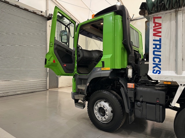 DAF CF 370 8×4 Day Cab Tipper Manual