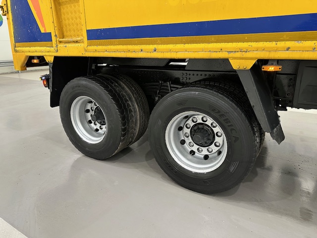 Scania R380 8×4 Sleeper Cab Tipper