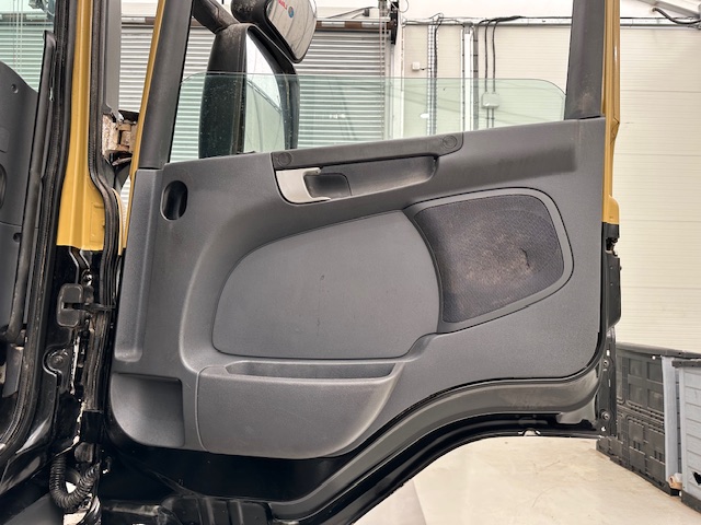 Scania P400 8×4 Day Cab Bulk Tipper Manual