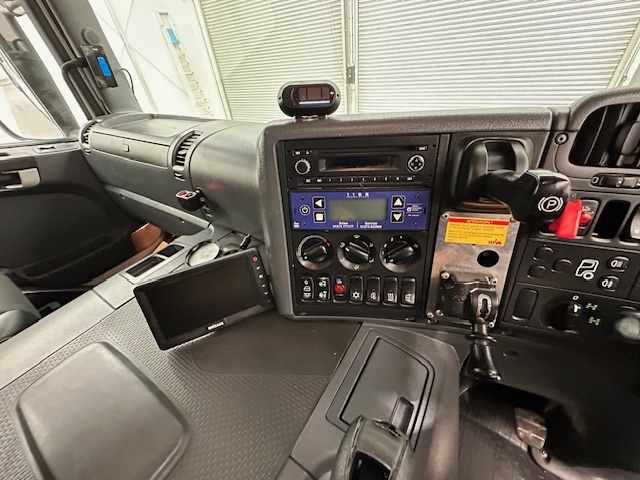 Scania P370 8×4 Sleeper Cab Tipper Manual