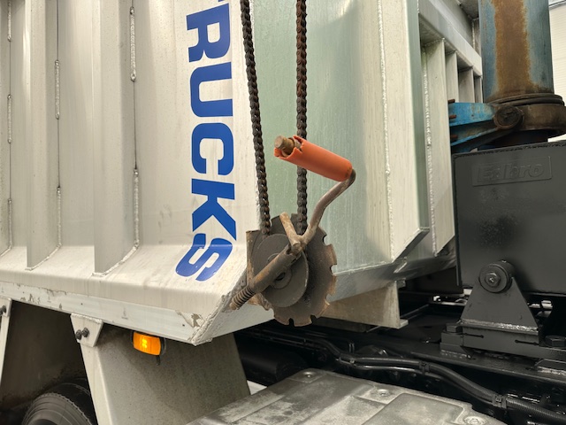 DAF CF 370 8×4 Day Cab Tipper Manual