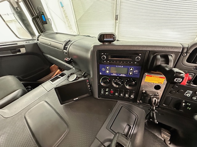 Scania P370 8×4 Sleeper Cab Tipper Manual